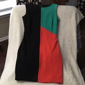 Cute color-blocked dress.